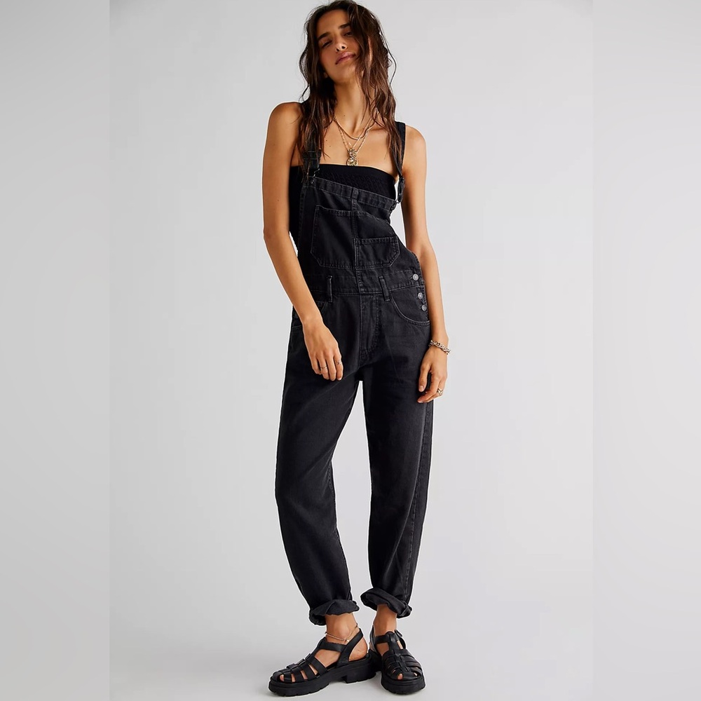 Free People- We The Free Ziggy - Black Denim Overalls sz M